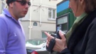 La vieille à gros seins aime la partouze