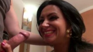 Videos porno amateur de 8 beurettes baisées à la chaine